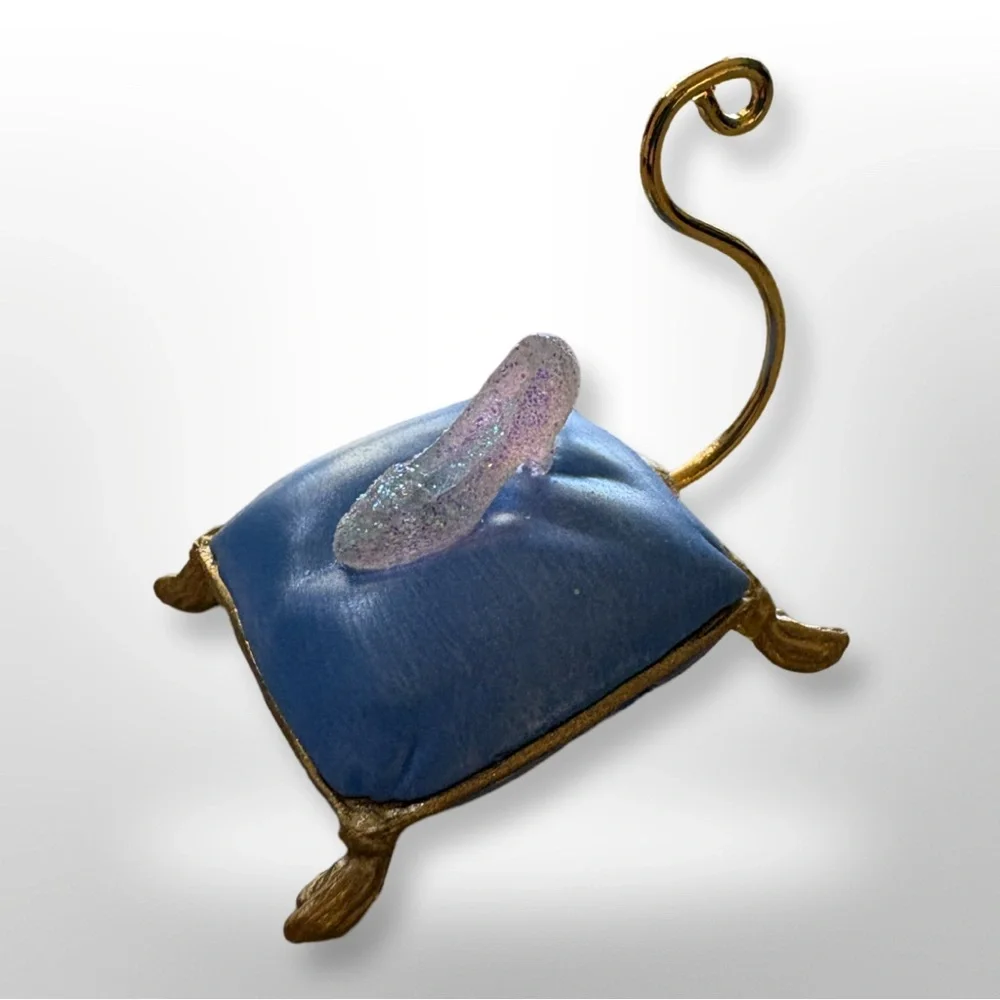 VINTAGE 2001 Hallmark Keepsake Christmas Ornament Cinderella Glass Slipper